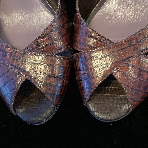 Comfortable and pretty open toe heels. - Picture 2 of 4